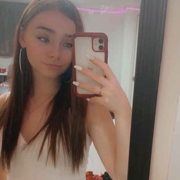 Meet your Posher, Paige - Picture 1 of 1